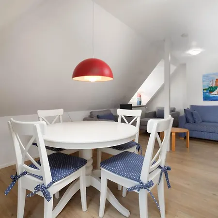 Haus Schmoekel, App Leuchtturm تيميندورفير ستراند